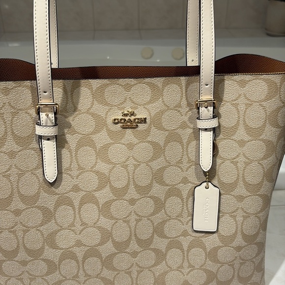 Coach Signature Mollie Tote Bag in Coated Canvas and Leather Detail. NWT - Picture 3 of 10